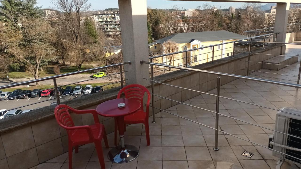 Стая За Гости Пентагона Kŭrdzhali المظهر الخارجي الصورة